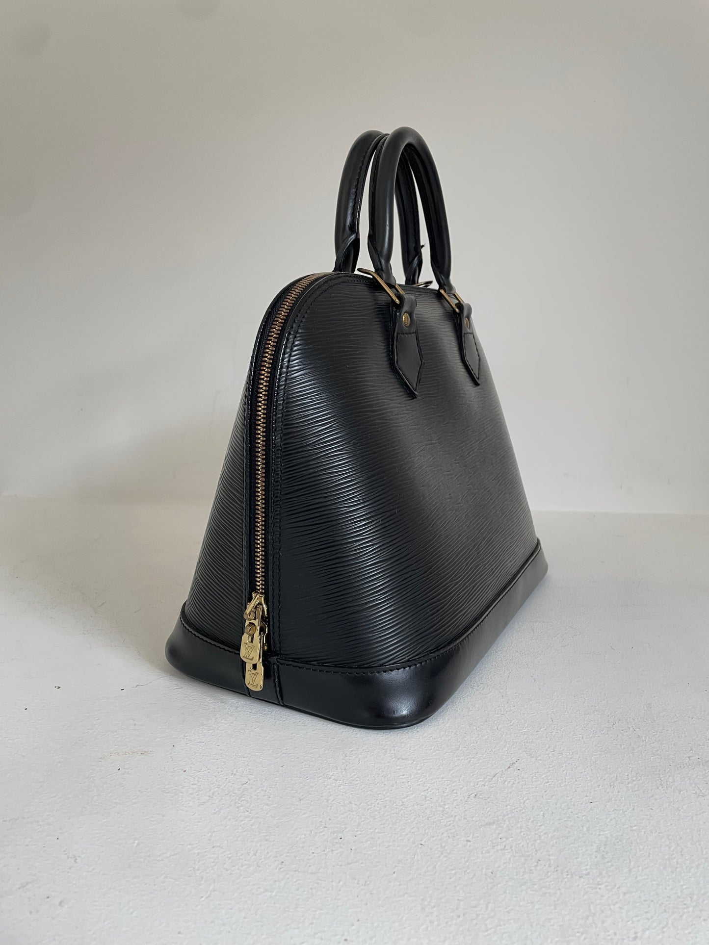 Louis Vuitton Alma Epi Noir Vintage